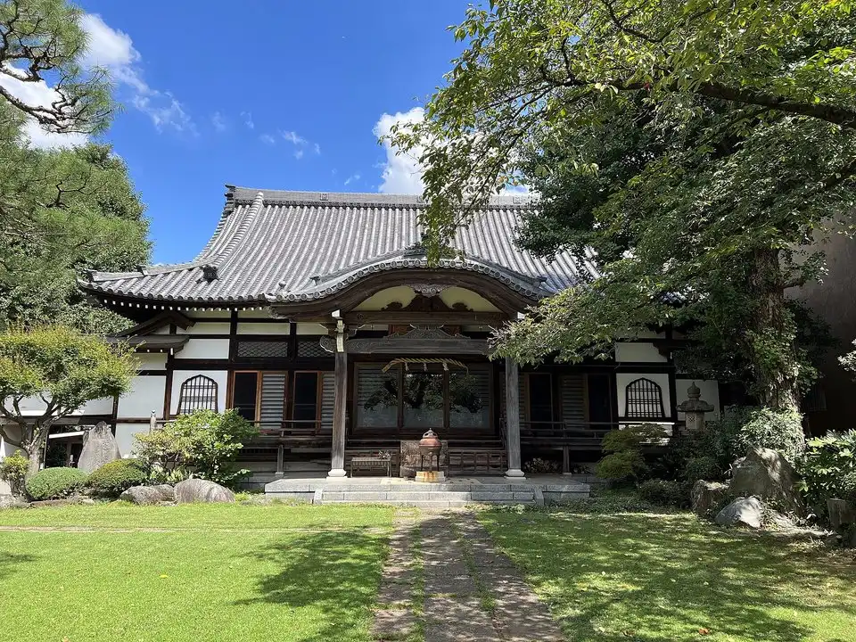 社務所の外観（旧祇園寺の本堂・庫裡）（イメージ写真）