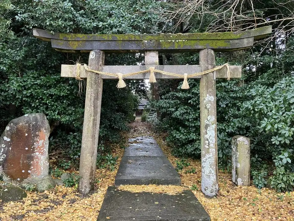 青銅の大鳥居（イメージ写真）